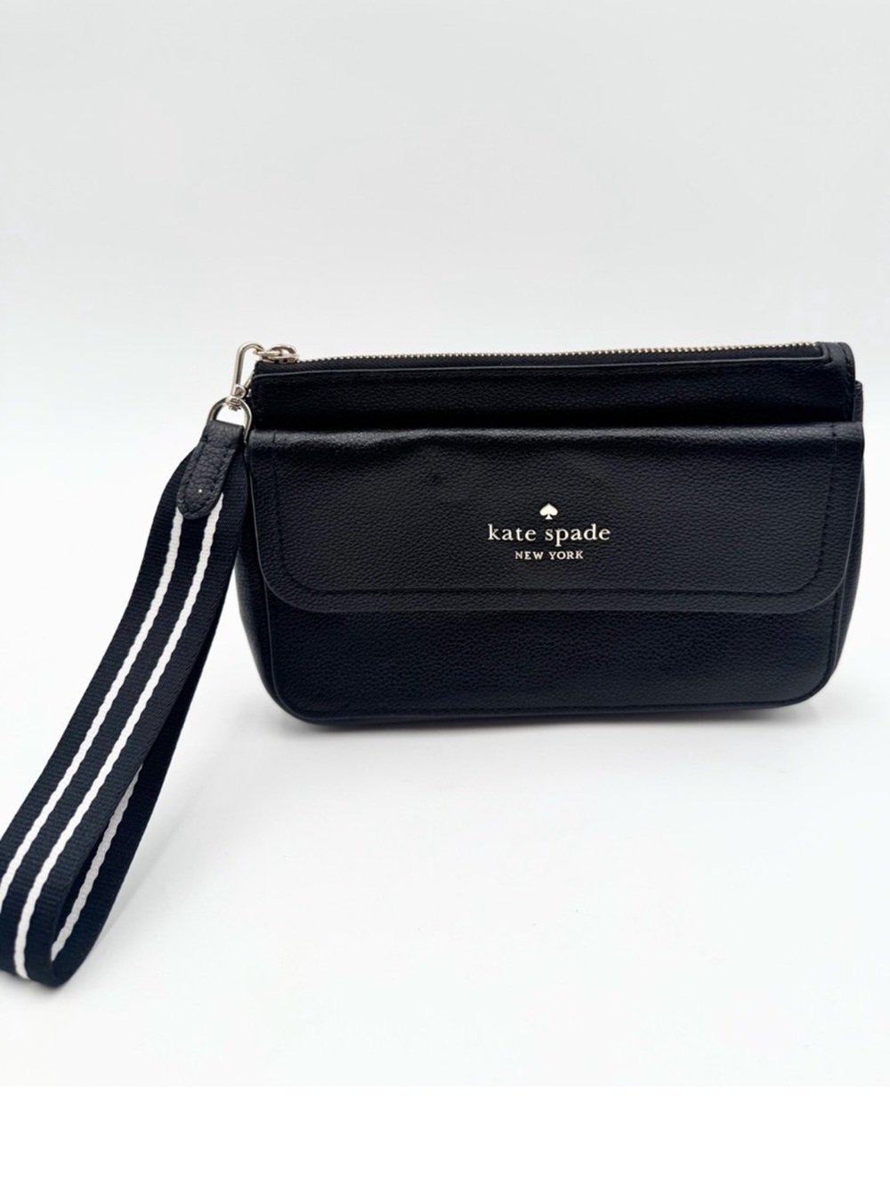 Kate Spade NY Rosie Black Pebbled Leather Wristlet Black/White Striped Strap GUC